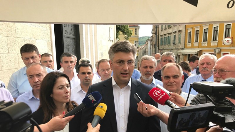 Predsjednik Vlade Plenković u Sinju: Dobrodošli su svi koji žele političku stabilnost, gospodarski rast i razvoj